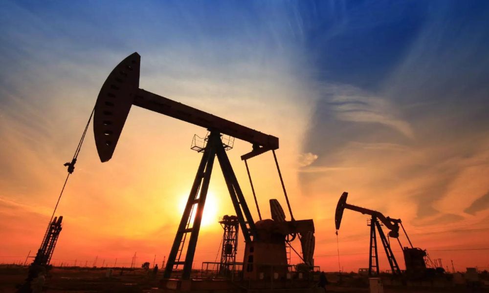 Oil Prices surge,Oil Prices Surge as Iran Escalates Red Sea Tensionsm,#OilPriceSurge,#IranRedSeaEscalation,#HouthiSupport,#GlobalEnergyImpact,#GeopoliticalTensions