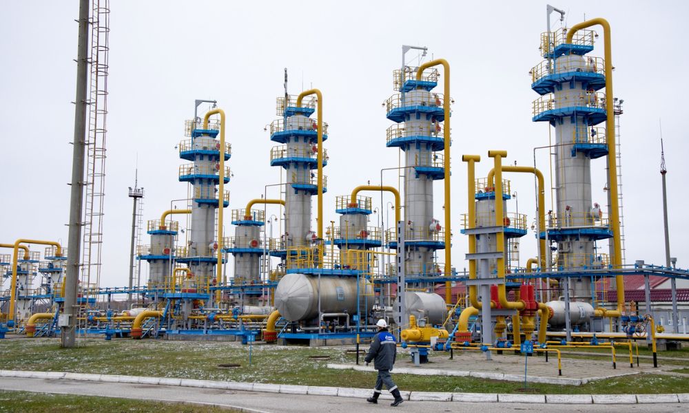 uk refinery owner,#UKRefineryDeals,#CreditExtensionControversy,#SanctionsDilemma,#GlobalEnergyRelations,#GeopoliticalEconomy