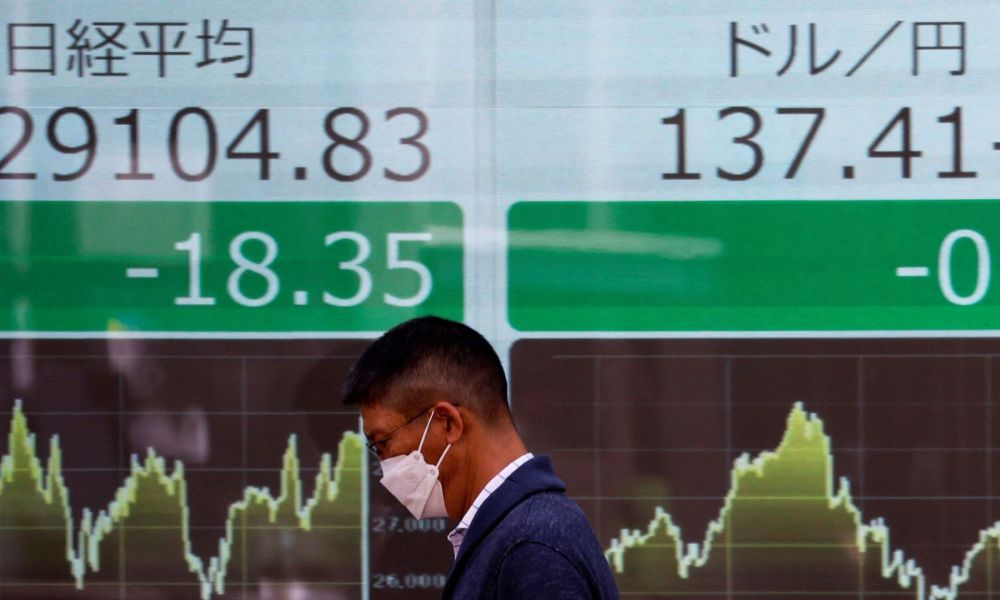 Asian Markets China Holds Loan Rates